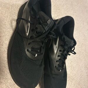 Brooks Addiction Men's Black Running Shoes, 14 Wide (2E)
